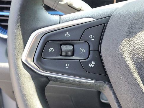 Certified 2025 Chevrolet Trax LT w/ Driver Confidence Package FWD image 8