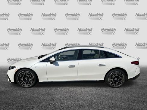 Used 2022 Mercedes-Benz EQS 580 4MATIC Sedan image 6