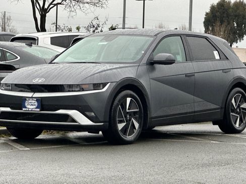 New 2026 Hyundai Ioniq 5 SEL image 8