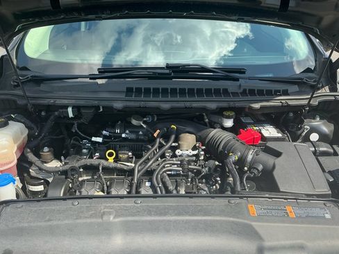 Used 2019 Ford Edge SE FWD image 25