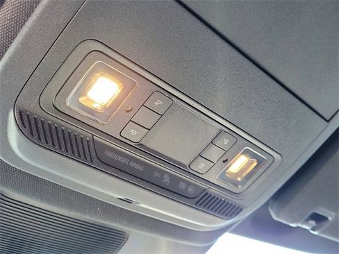 Used 2020 Ford Explorer XLT image 20