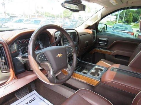 Used 2015 Chevrolet Silverado 1500 High Country w/ High Country Premium Package AWD/4WD image 25