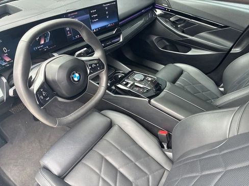 Used 2025 BMW 530i RWD image 10