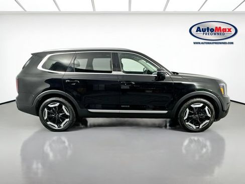 Used 2023 Kia Telluride EX w/ EX Captain's Chair Package AWD/4WD image 10