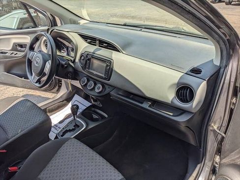 Used 2015 Toyota Yaris LE FWD image 18