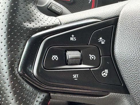 Used 2025 Chevrolet Trax RS w/ Driver Confidence Package FWD image 11