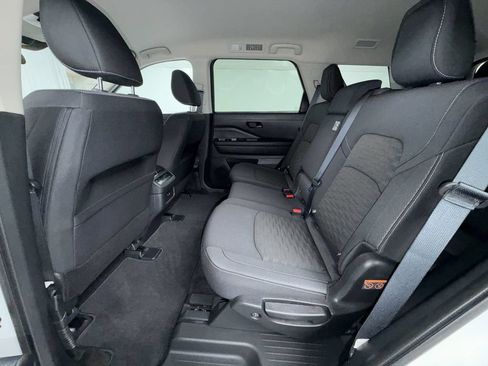 Used 2024 Nissan Pathfinder SV w/ Lighting Package (N92) AWD/4WD image 13