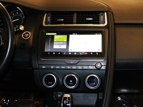 Used 2020 Jaguar E-PACE SE image 46