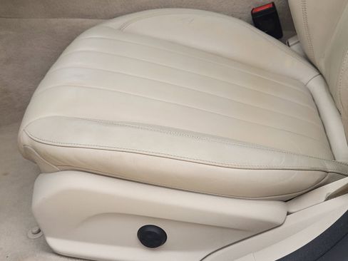 Used 2017 Mercedes-Benz E 300 4MATIC image 27