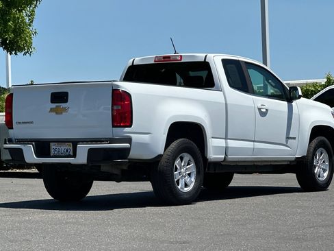 Used 2018 Chevrolet Colorado W/T w/ WT Convenience Package RWD image 4