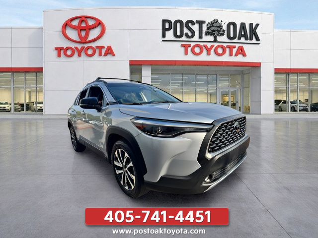 Used 2025 Toyota Corolla Cross XLE w/ Convenience Package AWD/4WD image 9