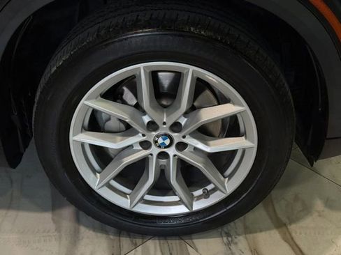 Used 2020 BMW X5 xDrive40i w/ Premium Package image 32