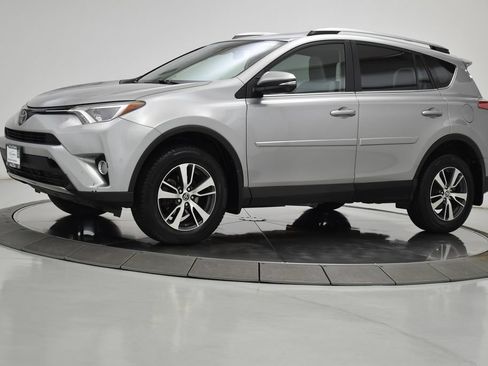 Used 2017 Toyota RAV4 XLE w/ Plus Extra Value Package FWD image 16