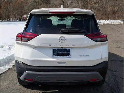 Used 2023 Nissan Rogue SV image 6