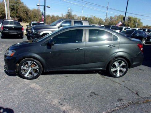 Used 2019 Chevrolet Sonic Premier FWD image 2