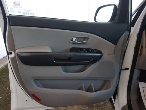 Used 2019 Kia Sedona LX FWD image 23