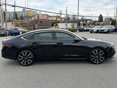 Used 2024 Honda Accord Touring image 4
