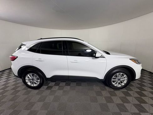 Certified 2020 Ford Escape SE image 8