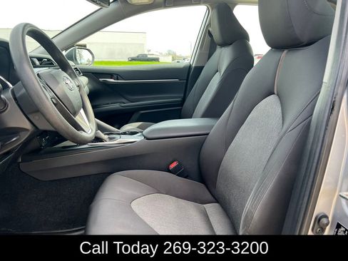 Used 2019 Toyota Camry LE w/ Convenience Package image 5