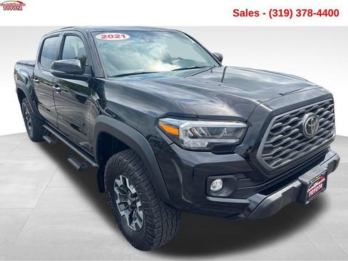 Used 2021 Toyota Tacoma TRD Off-Road w/ TRD Premium Off Road Package AWD/4WD image 9