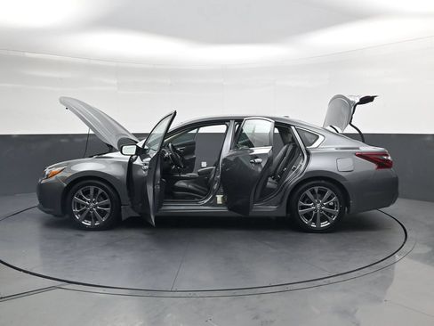 Used 2018 Nissan Altima 2.5 SR w/ SR Special Edition FWD image 42