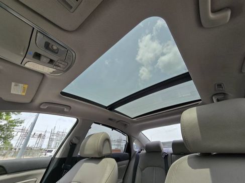 Used 2015 Hyundai Sonata Limited w/ Option Group 05 FWD image 32