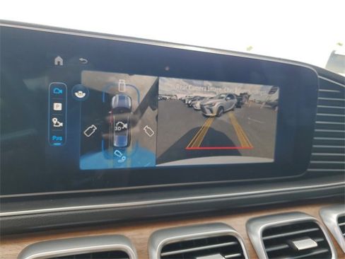 Used 2025 Mercedes-Benz GLS 450 4MATIC image 21