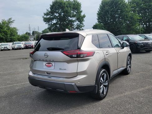 Used 2024 Nissan Rogue SL AWD/4WD image 9