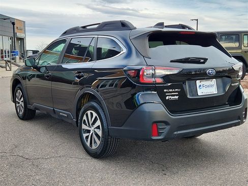 Used 2022 Subaru Outback Premium image 4