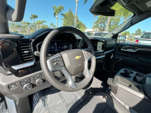 New 2025 Chevrolet Silverado 1500 LT image 10