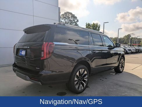 Certified 2025 Ford Expedition Max Platinum w/ Platinum Ultimate Package AWD/4WD image 4