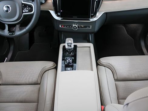 New 2026 Volvo XC90 B6 Ultra image 23