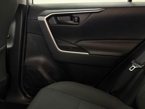 Used 2020 Toyota RAV4 LE FWD image 33