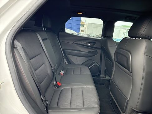 Used 2023 Chevrolet TrailBlazer RS w/ Sun and Liftgate Package image 9