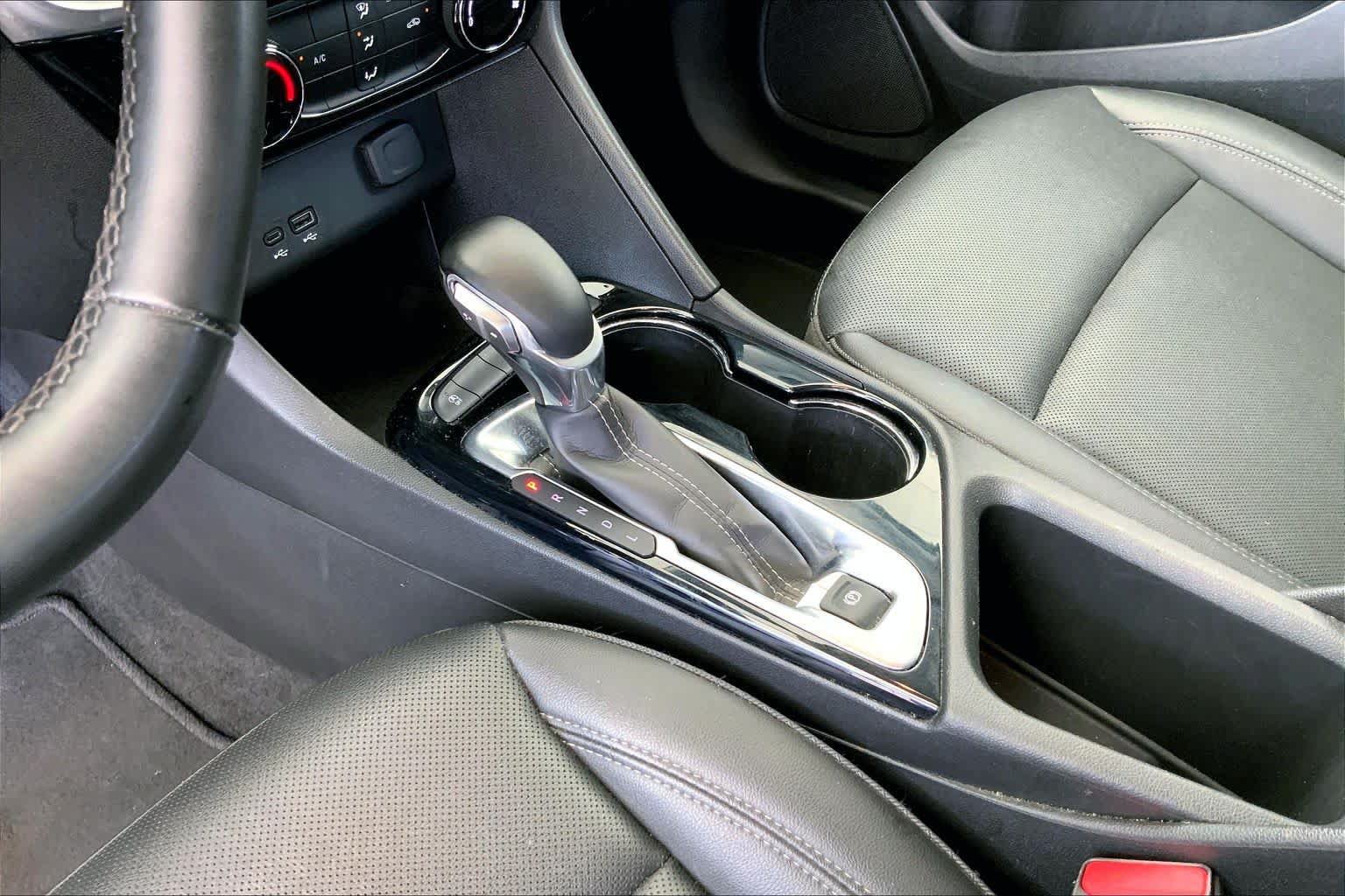 Used 2024 Buick Encore GX Sport Touring FWD image 17