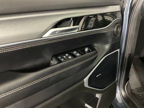 Used 2024 Jeep Wagoneer L Series II AWD/4WD image 32