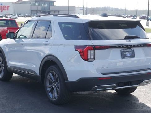 New 2026 Ford Explorer Active w/ Active Comfort Package image 11