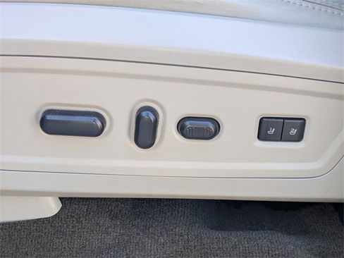 Used 2015 Lincoln Navigator 2WD image 22