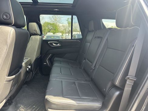 Used 2023 GMC Yukon SLT image 13