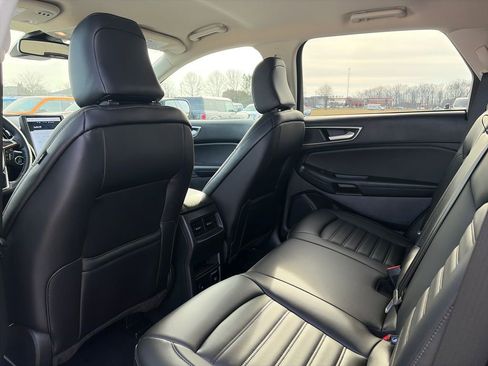Used 2024 Ford Edge SEL w/ Convenience Package image 32