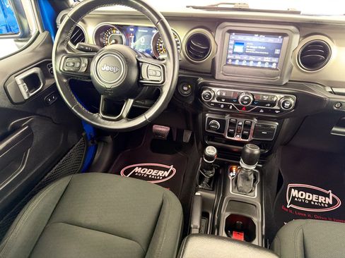 Used 2021 Jeep Gladiator Sport AWD/4WD image 38