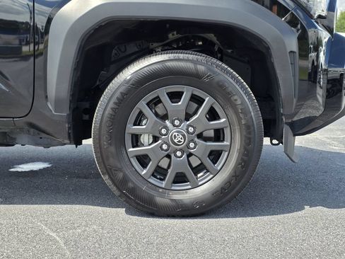 Used 2025 Toyota 4Runner SR5 AWD/4WD image 12