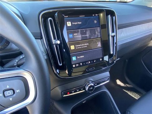 New 2025 Volvo XC40 B5 Core w/ Protection Package Premier image 24