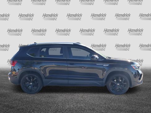 Used 2023 Volkswagen Taos SE w/ Black Wheel Package AWD/4WD image 10