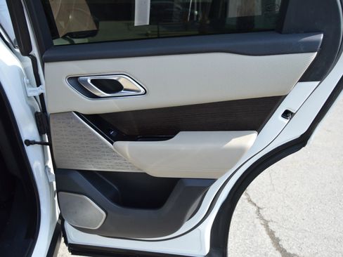 Used 2019 Land Rover Range Rover Velar R-Dynamic SE image 26