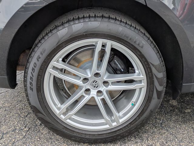 Used 2023 Porsche Macan AWD/4WD image 8
