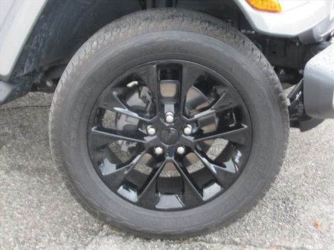 Used 2021 Jeep Wrangler Unlimited Sahara 4xe w/ Safety Group image 7