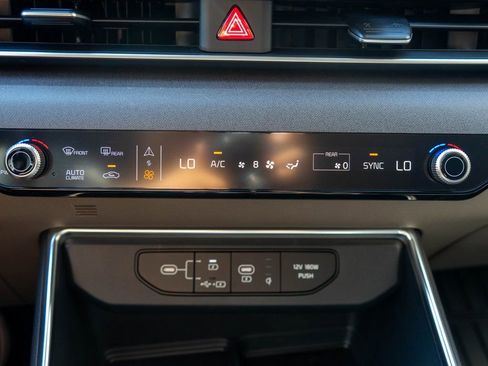 New 2026 Kia Carnival EX FWD image 24
