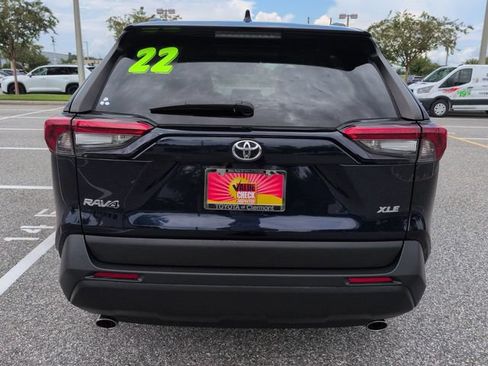 Used 2022 Toyota RAV4 XLE Premium FWD image 5