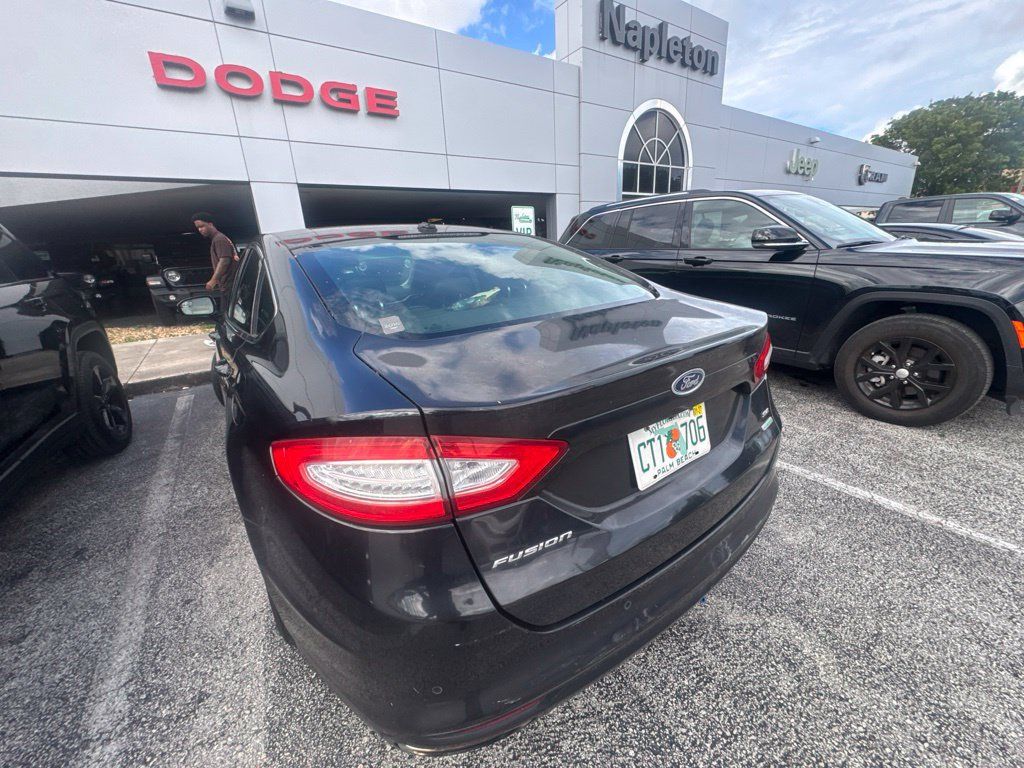 Used 2013 Ford Fusion SE FWD image 33